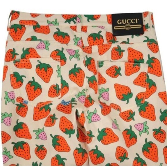 Gucci Strawberry Print Pants Ivory Slim Leg Jeans Size 26 NWT Italy - Picture 2 of 5
